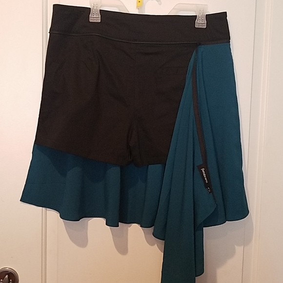 Betabrand 3 in 1 skirt/shorts XL NWT - Picture 2 of 11